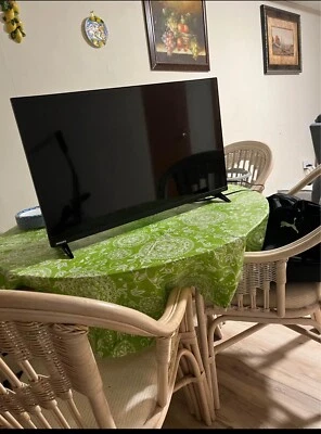 Philips 32PFL6452/F7 32'' 720p LED Roku Smart TV - Image 1 of 2