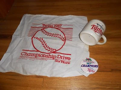MINNESOTA TWINS 1987 WORLDS SERIES BASEBALL CHAMPION LOT HOMER HANKIE MUG BUTTON - Image 1 of 4