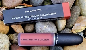 MAC Powder Kiss Liquid Lipcolour Colour Mull It Over 989 Lovely Case 5ml - Picture 1 of 3