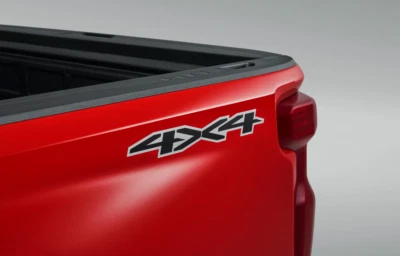 Chevrolet Silverado 1500 2022-2024 cabecera 4x4 calcomanía negro mate GM OEM 85146630 Foto 1 de 3