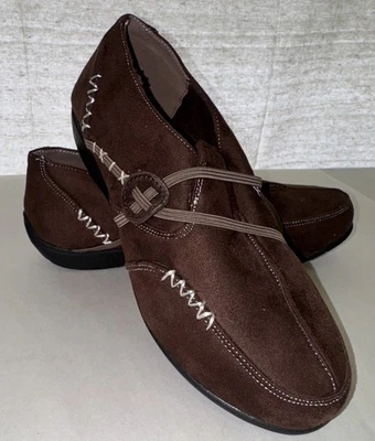 Classique Shoes Womens 7.5M Slip On Comfort Loafers Brown Flats - Image 1 of 4