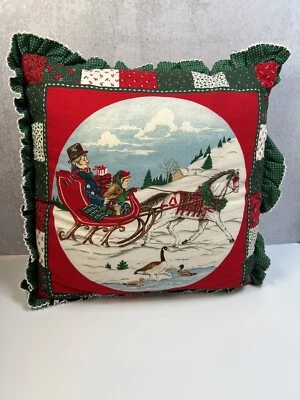 Almohada navideña vintage hecha a mano 12x12 con escena de caballo y trineo Foto 1 de 4