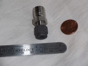 Parker® 3/16 compression X 1/4NPT MALE CONNECTOR 316 Stainless Steel 3/16" tube - Picture 1 of 4