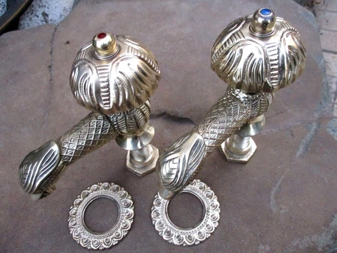 Vintage Pair Brass Tap Faucet 1/2" Water Hot and Cold Wash Basin Sink Bird Shape Cover
