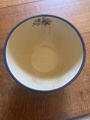 RARE Vintage Australian Pottery ROBERT GORDON Annie's Range -  Mixing Bowl - image 1 of 4