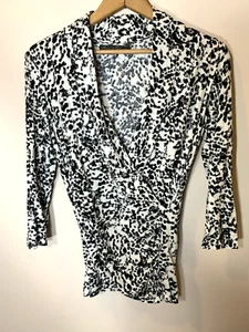 Top rosa y oliva para mujer pequeño blanco de leopardo envolvente frontal elástico jersey carrera - Imagen 1 de 8