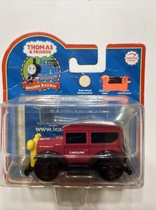 Thomas el Tren - Madera “Caroline” 2001 Raro Nuevo Auténtico Curva de Aprendizaje - Imagen 1 de 2
