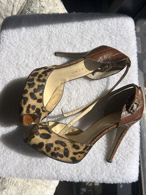 Bombas de guepardo Ivanka Trump🐆👠 Foto 1 de 4