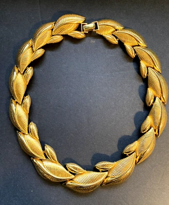 VTG Singed Monet Garland Shinny GoldRomanesque statement necklace 80s maxi leaf  - Image 1 of 4