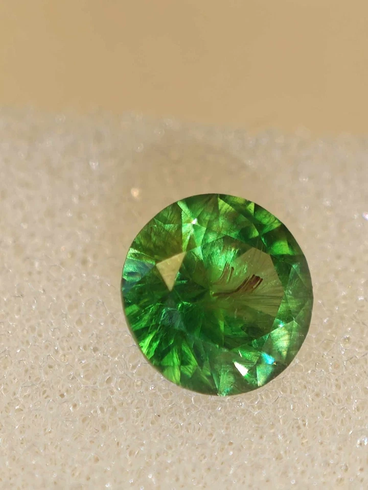 0.91 CT DEMANTOID GARNET CERTIFICIED URAL  EXСELLENT LUSTER NICE HORSTAIL UNHEAT - Image 1 of 4