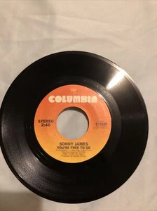 Sonny James – You're Free To Go / Puttin' On The Dog Tonight, 45 RPM - Picture 1 of 2