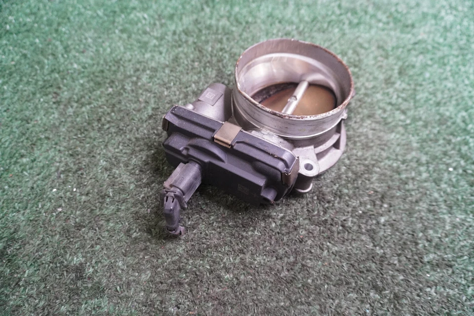 GMC Savana 2500 2018 6L carrocería del acelerador fabricante original 131 k millas WJ76B6 Foto 1 de 3