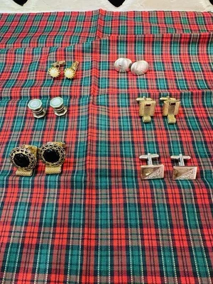 Lote de 6 juegos de gemelos vintage para hombre malla tono dorado perla "V" monograma gemas de imitación Foto 1 de 4