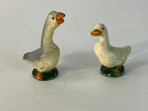2 Estatuillas de Hierro Fundido Hubley 2.25" Figura Miniaturas Patos Gansos Ganso De Colección - Imagen 1 de 15