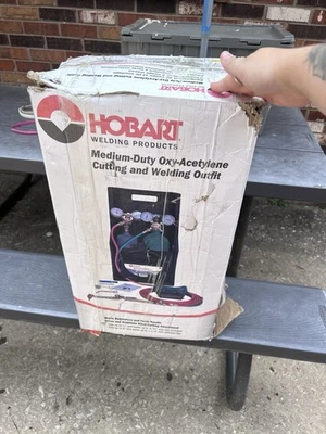 Equipo de soldadura de corte de oxiacetileno de servicio mediano Hobart #770502 Foto 1 de 2