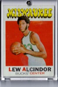 LEW ALCINDOR (Kareem Abdul Jabbar) - 1971-72 Topps #100 Milwaukee Bucks