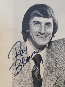 Foto firmada a mano por Ray Brown de cuatro estudiantes de primer año - Imagen 1 de 3