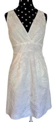 Vestido de sol Michael Kors-branco sem mangas floral texturizado sem mangas-tamanho 2-Itália - Imagem 1 de 4