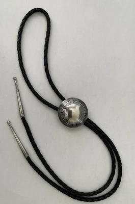 Corbata Bolo de plata de ley y cuero trenzado, años 80, diseño nativo americano Foto 1 de 4