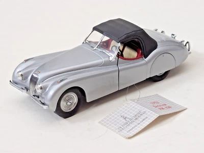 Franklin Mint 1952 Jaguar XK 120 Silver 1:24 Scale Diecast with Display Case - Image 1 of 4