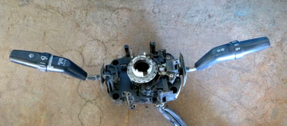 Hyundai Sonata 5/96-4/98 Combination Switch - Image 1 of 4