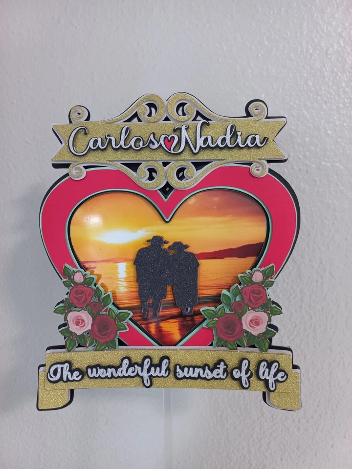 Topper de pastel de aniversario personalizado "homenaje al amor y la vida" Foto 1 de 4