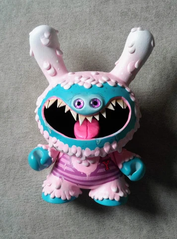 1/1 "Synth Yeti" by BETSO 8" Custom Dunny Hand Sculpted Kidrobot Munny Vinyl Cover