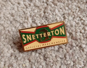SNETTERTON Enamel Pin Badge - Advertising Retro - Picture 1 of 2