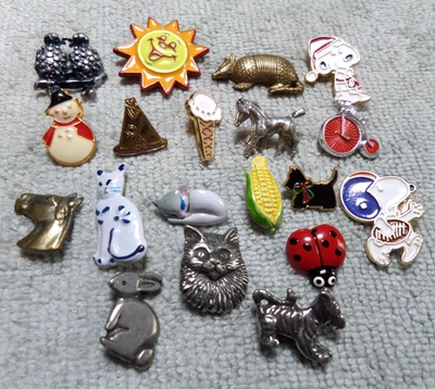19 Vintage Realistic Metal Buttons DOGS CATS ANIMALS SNOOPY OBJECTS - Image 1 of 4