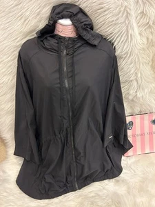 NEW VICTORIAS SECRET VGT VSX LAGER RUNWAY PONCHO HOODIE WATERPROOF SIDE POCKET - Picture 1 of 12