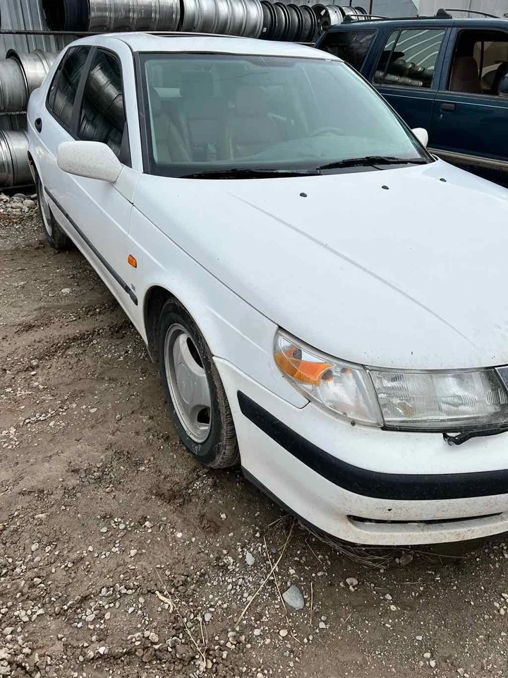 Módulo de control de motor usado (ECM) se adapta a: 1999 Saab 9-5 módulo de control electrónico T Foto 1 de 4