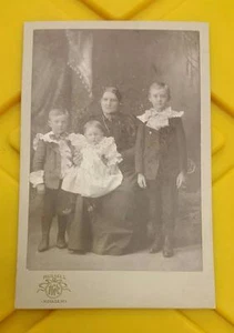 FOTO RARA VINTAGE ORIGINAL DE 1890 EN BLANCO Y NEGRO MA BURROUGHS NEVADA MISSOURI - Imagen 1 de 2