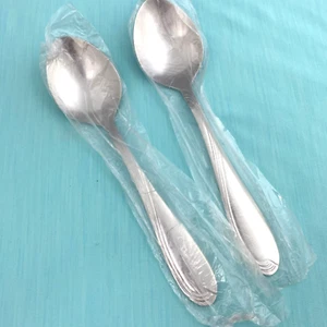 New CRESTA 2 Soup Spoons Everyday Oneida Stainless Flatware China 7 1/2" - Picture 1 of 6