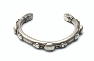 Vintage Old Egyptian 800 Silver Nubian Small 6” Cuff Bracelet ~ 47.4g - Picture 1 of 9