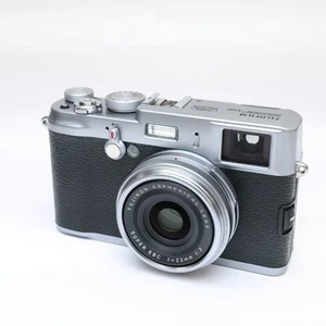 FUJIFILM FinePix X100 Silber #336 - Bild 1 von 12