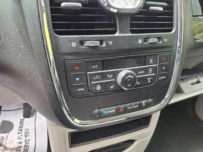 Used A/C Selector Switch fits: 2015 Chrysler Town & country AC front dash mounte - Image 1 of 4