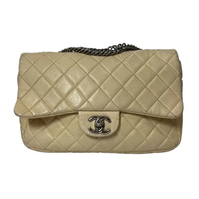 Bolso de Hombro CHANEL 08/09 Amarillo Mantequilla Acolchado Cuero Solapa Jumbo COMO ESTÁ Foto 1 de 4