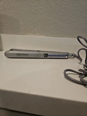 Plancha alisadora de pelo iónica acabado elegante John Frieda Frizz-Ease, 1" JFS1R Foto 1 de 3