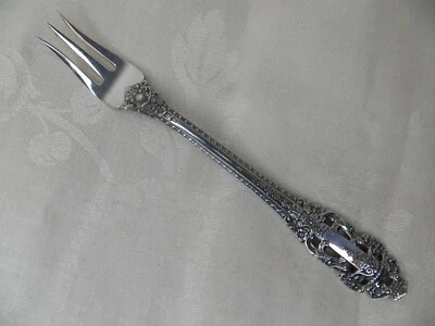 Horquilla de cóctel GORHAM CROWN BARROCA PLATA ESTERLINA, BORDE DE CUERDA 5 3/4" SIN MONO Foto 1 de 3