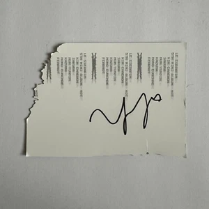 LE SSERAFIM 5TH MINI ALBUM 'HOT' HAND SIGNED AUTOGRAPHED POSTCARD - YUNJIN - Picture 1 of 20