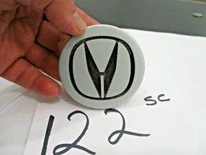 Acura TL, TSX, MDX 4732-S6M-A00 Hub Cap Center used #122-SC - Picture 1 of 3