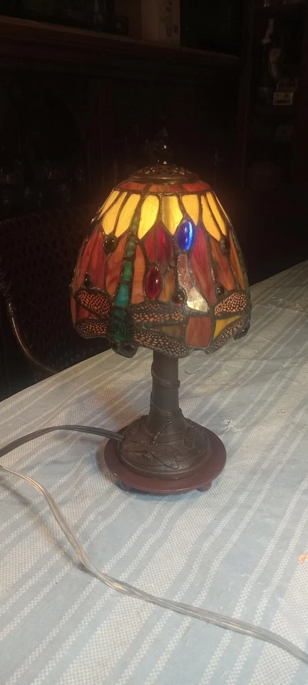 Lámpara de mesa temática libélula vitral estilo Tiffany Thomas Paccione Foto 1 de 2