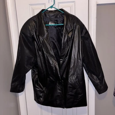 Almohadillas para los hombros talla grande chaqueta de cuero cierre de botones forradas en acetato Foto 1 de 4