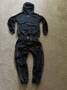 Stylish Black Nike Tracksuit – Teen Size 158–170 cm - Picture 1 of 4