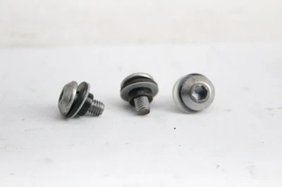 TORNILLOS GUARDABARROS TRASERO KAWASAKI NINJA 400 650 ZX10R ZX6R 92153-1526 Foto 1 de 3