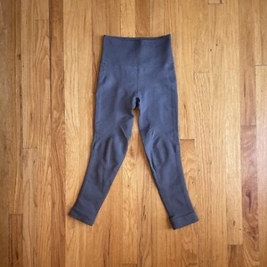 Lululemon Zona Corta Talla 4 Gris Pizarra Compresión Sin Costuras Tejido Cintura Alta - Imagen 1 de 8
