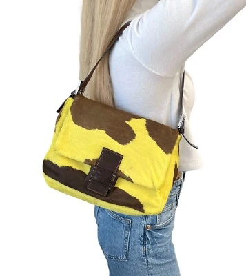 Bolso de Hombro FENDI Vintage FF Logo Mamma Baguette Vaca Amarillo Marrón Cabello de Becerro Foto 1 de 4