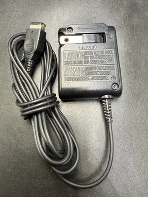 Cargador de pared Nintendo Gameboy Advance SP enchufe OEM para GBA o DS - Funciona Foto 1 de 4
