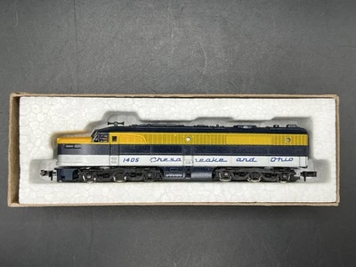 Vtg Con-Cor Chesapeake & Ohio N-Scale Co-Co Diesel Locomotive #1402 - Image 1 of 3
