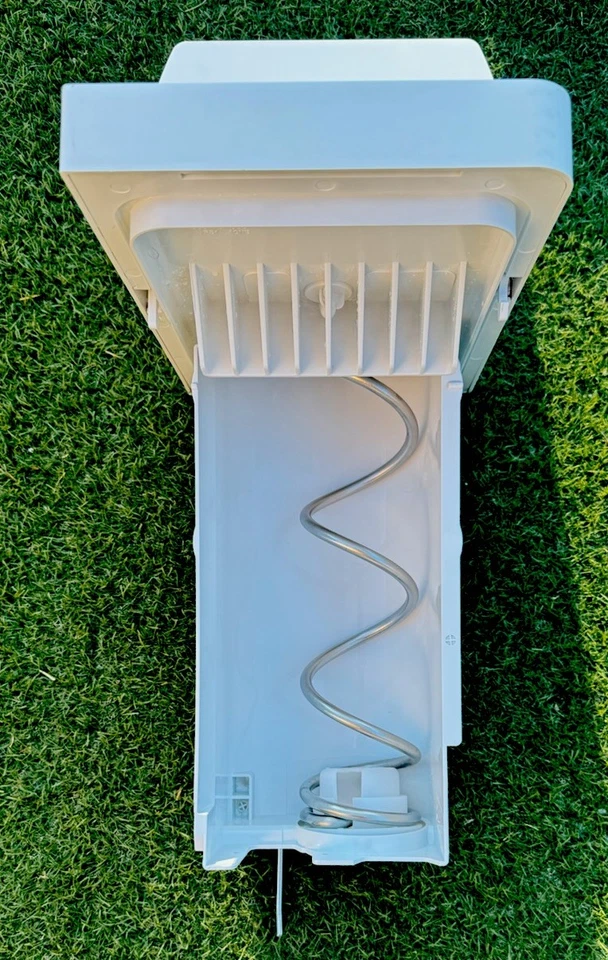 Contenedor de hielo para refrigerador KENMORE P# P#30111-0010807-00 de Mdl# 111.73042610 Foto 1 de 4